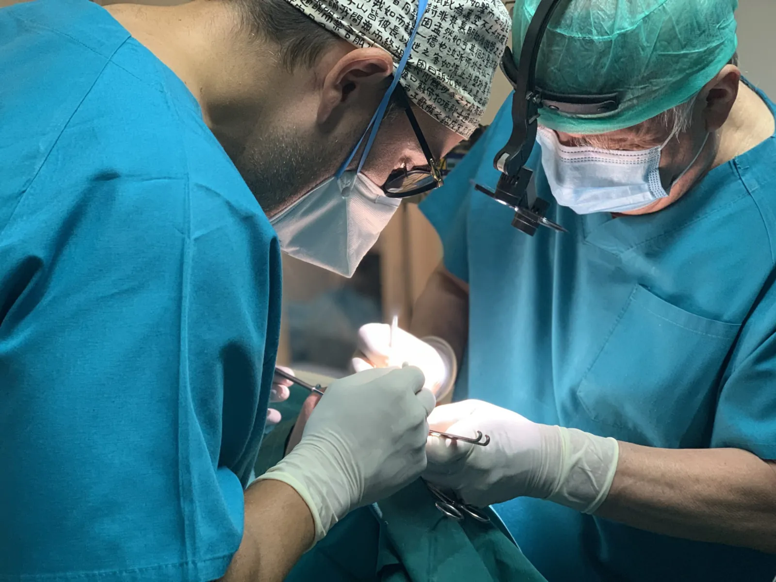 La rinoplastia ultrasónica es una técnica de cirugía estética de nariz
